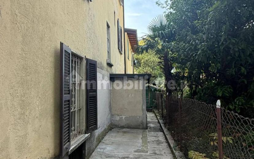 Appartamento via Vittorio Barzoni 2, Casbeno, Varese — foto 43 di 45