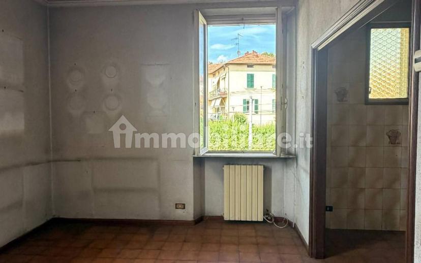 Appartamento via Vittorio Barzoni 2, Casbeno, Varese — foto 28 di 45
