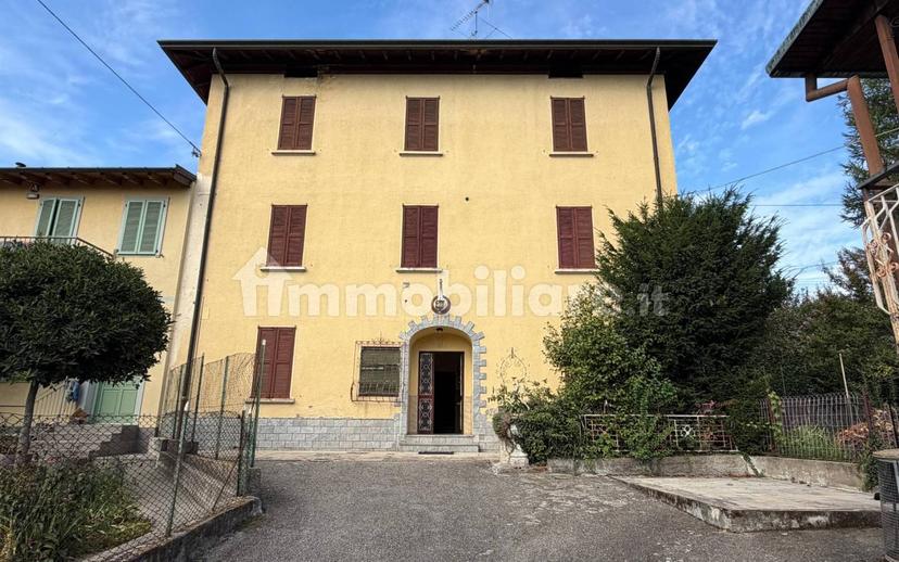 Appartamento via Vittorio Barzoni 2, Casbeno, Varese — foto 25 di 45