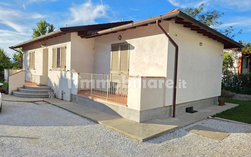 Villa unifamiliare via Pietra a Padule 860b, Bozzano, Quiesa, Massarosa — foto 3 di 4