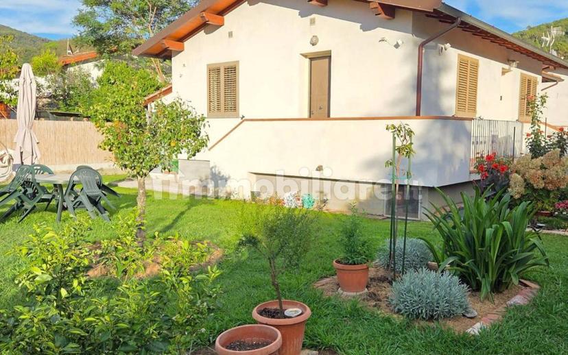 Villa unifamiliare via Pietra a Padule 860b, Bozzano, Quiesa, Massarosa