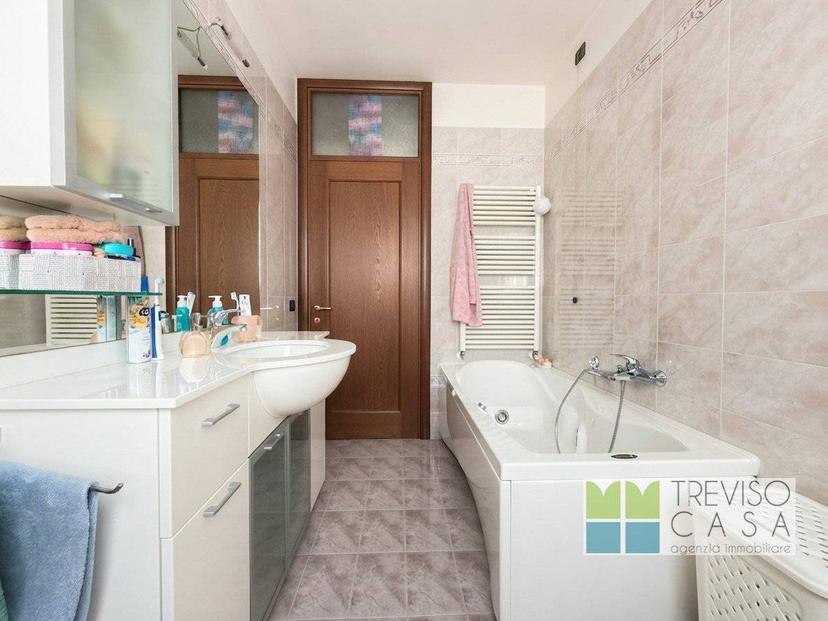Villa a schiera via Dante Alighieri, Centro, Giavera del Montello — foto 15 di 27