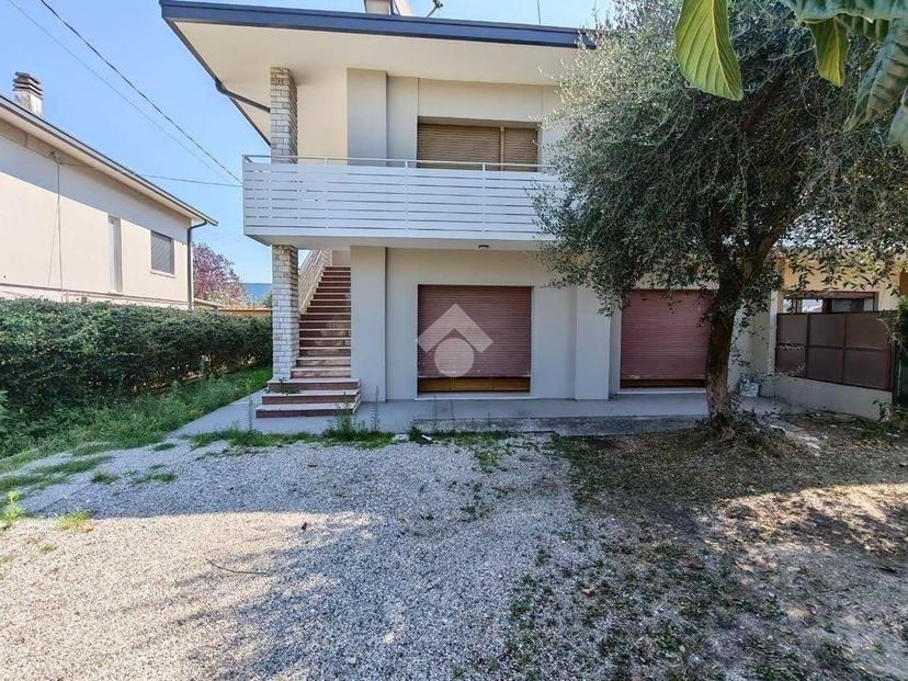 Trilocale viale vittorio veneto 33, Godega, Godega di Sant'Urbano — foto 7 di 11