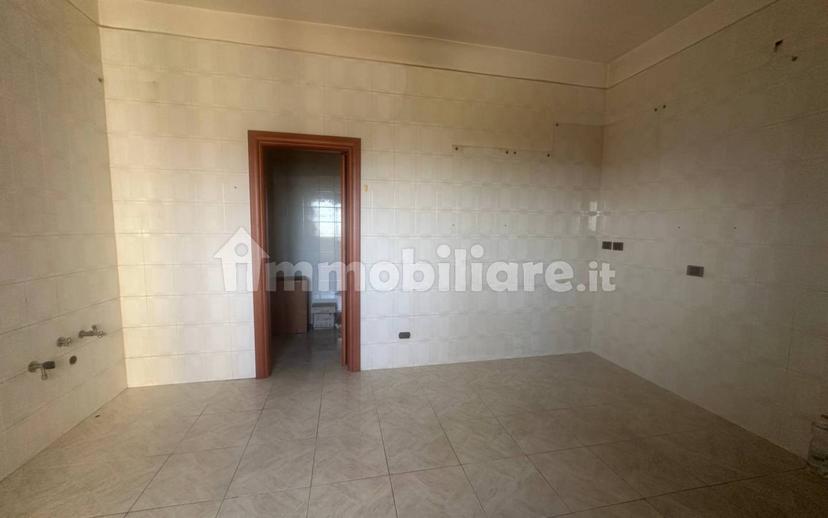 Trilocale via Roma 119, Modugno