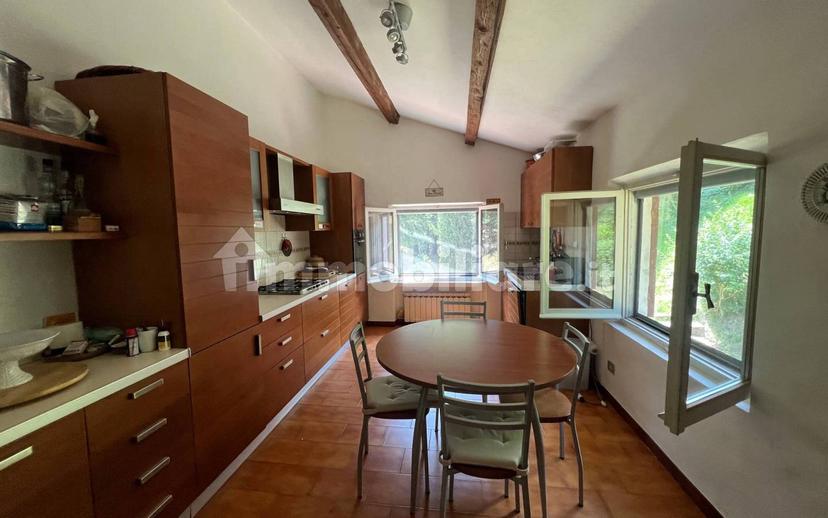 Casa colonica via Tufo, Urbino — foto 3 di 29