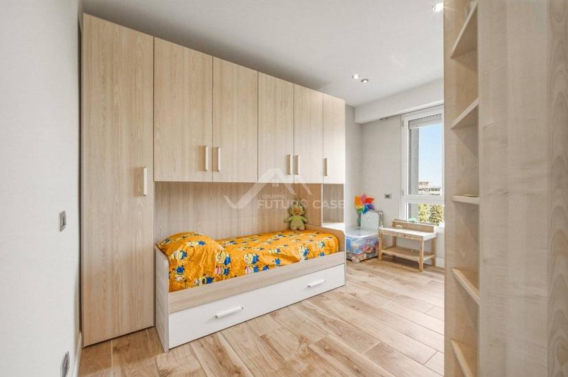 Trilocale ottimo stato, quinto piano, Ospizio - San Maurizio, Reggio Emilia — foto 6 di 11