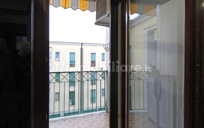 Bilocale buono stato, terzo piano, Violino, Brescia