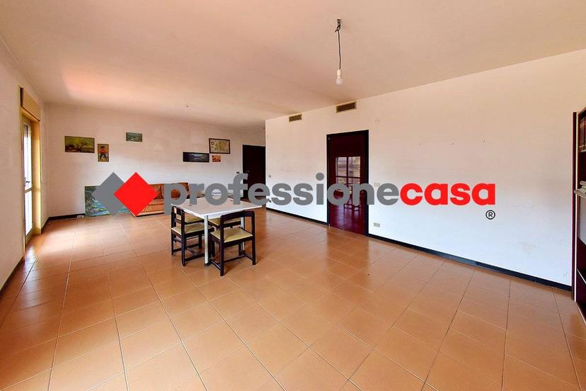 Quadrilocale via Perugia , 35, San Nicola la Strada — foto 40 di 48