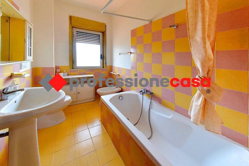 Quadrilocale via Perugia , 35, San Nicola la Strada — foto 2 di 48