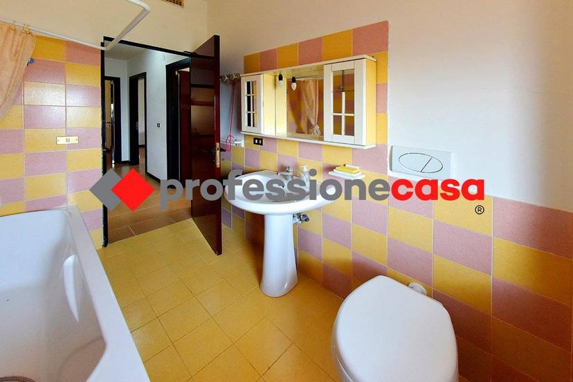 Quadrilocale via Perugia , 35, San Nicola la Strada — foto 14 di 48