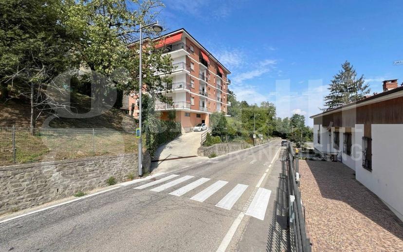 Trilocale via alba, Centro, La Morra — foto 18 di 25