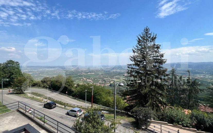 Trilocale via alba, Centro, La Morra — foto 20 di 25
