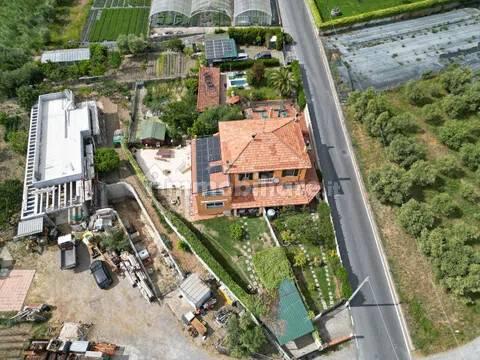 Villa unifamiliare regione Campastro, Albenga — foto 35 di 132