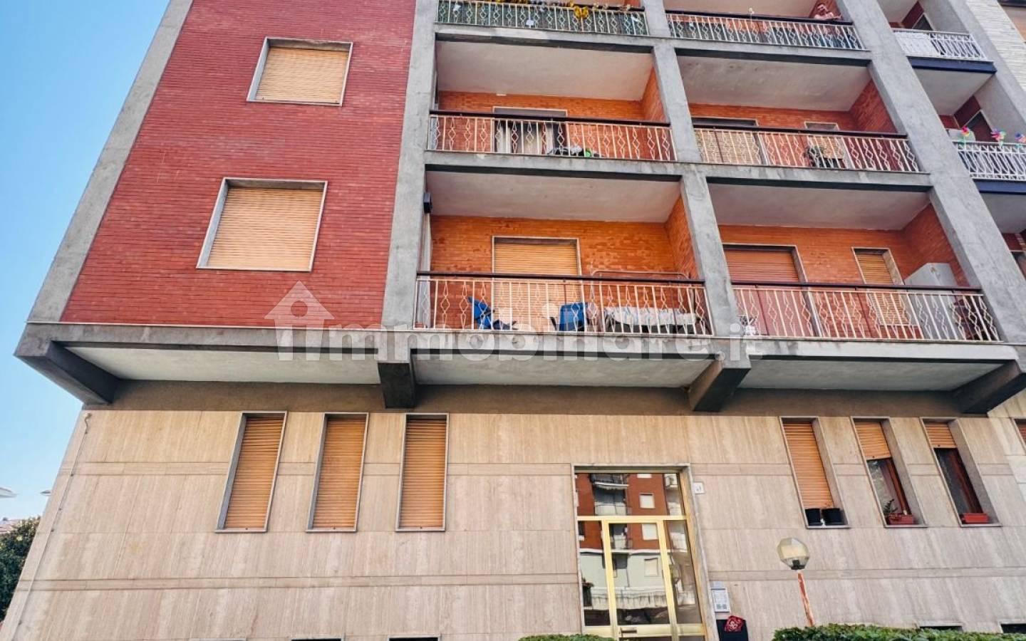 Trilocale via Giovanni Pascoli 41, Centro, Bra