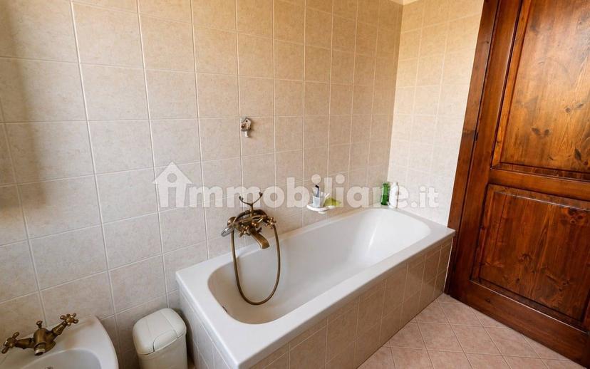 Casa colonica via della Fonte Romana 5, Fratte Rosa — foto 15 di 18