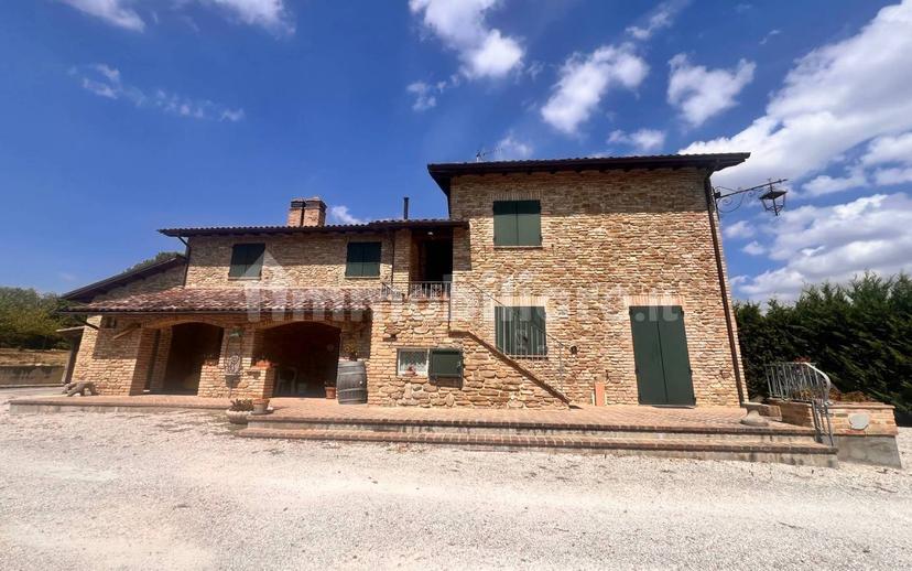 Casa colonica via della Fonte Romana 5, Fratte Rosa — foto 16 di 18
