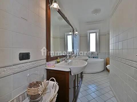 Quadrilocale via Nazario Sauro San C, Centro, Albenga — foto 65 di 69