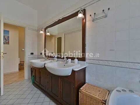 Quadrilocale via Nazario Sauro San C, Centro, Albenga — foto 67 di 69