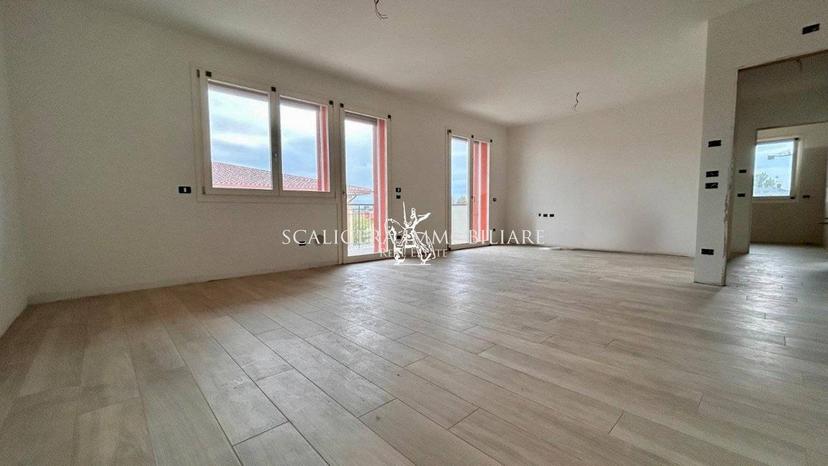 Trilocale nuovo, secondo piano, Centro, Caldiero — foto 7 di 21