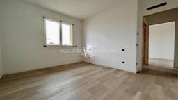 Trilocale nuovo, secondo piano, Centro, Caldiero