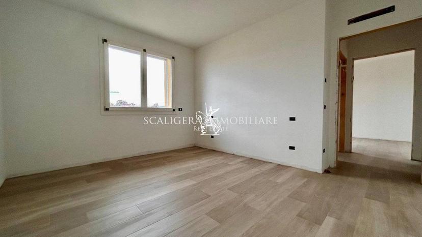 Trilocale nuovo, secondo piano, Centro, Caldiero