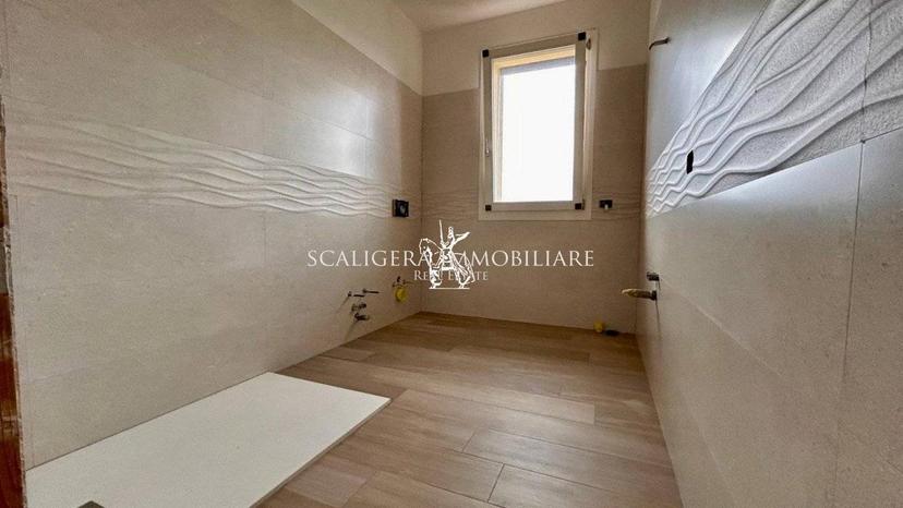 Trilocale nuovo, secondo piano, Centro, Caldiero — foto 8 di 21