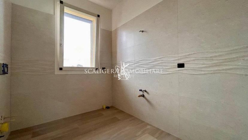 Trilocale nuovo, secondo piano, Centro, Caldiero — foto 4 di 21