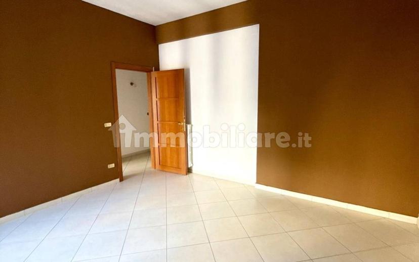 Appartamento via Vasto, Centro Storico, Avellino — foto 4 di 16
