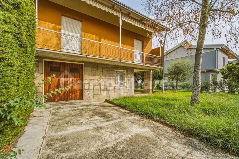 Villa a schiera via Giovanni Pascoli, Centro, Castelnovo di Sotto — foto 11 di 27