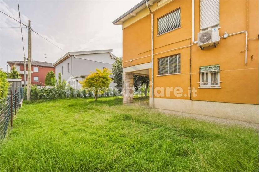 Villa a schiera via Giovanni Pascoli, Centro, Castelnovo di Sotto — foto 14 di 27