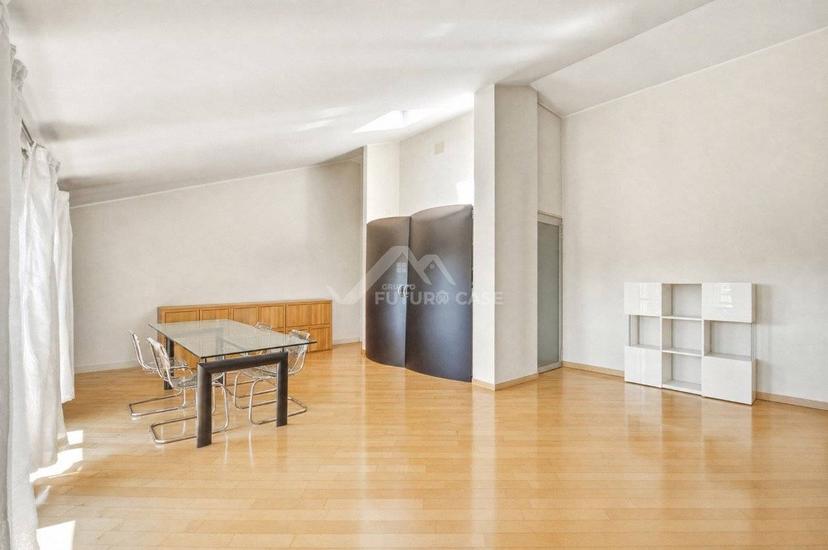 Bilocale buono stato, quarto piano, Stazione - Reggiane, Reggio Emilia — foto 10 di 11