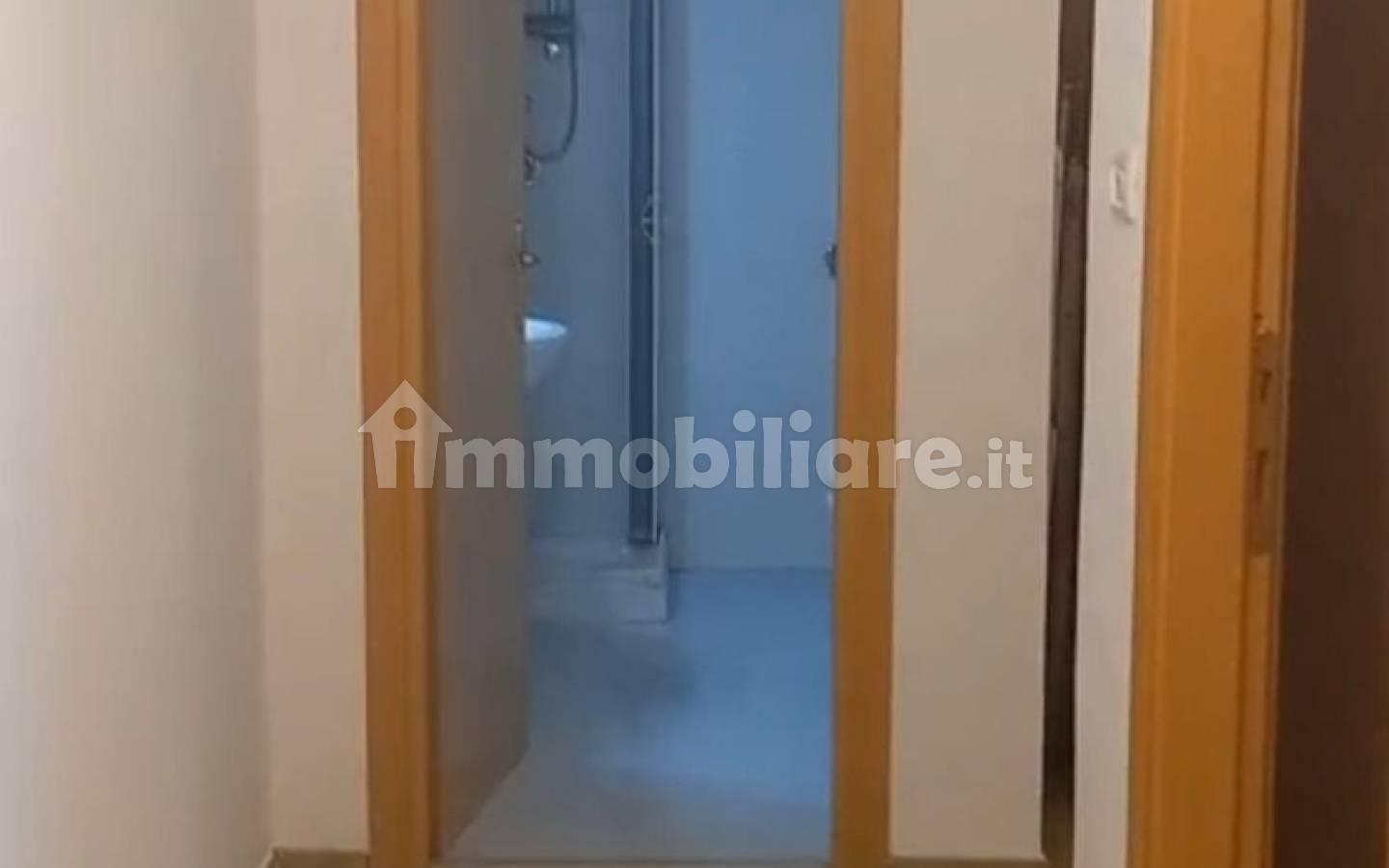 Quadrilocale buono stato, terzo piano, Trani