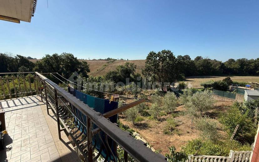 Trilocale vicolo Tione, Riserva Nuova - Buon Riposo, Aprilia — foto 13 di 34