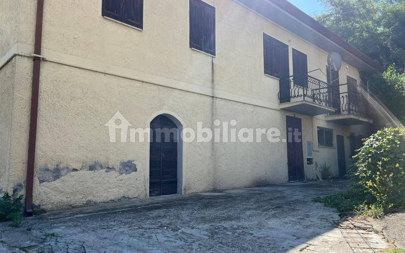 Trilocale via Bassiano, Centro, Sezze — foto 2 di 9