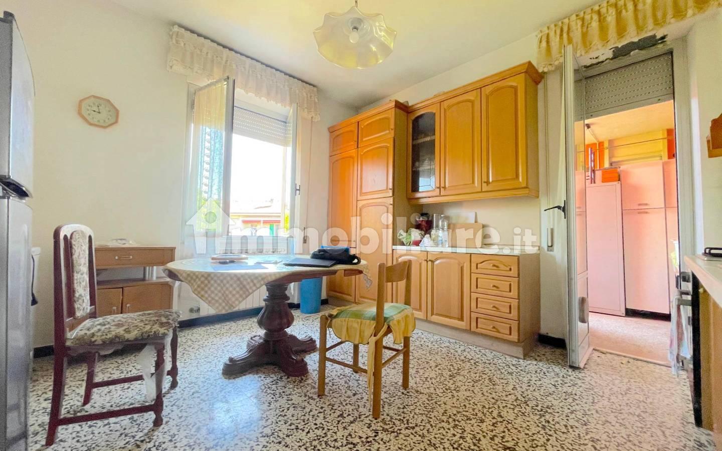 Quadrilocale buono stato, quarto piano, Favaro - La Lobbia, La Spezia