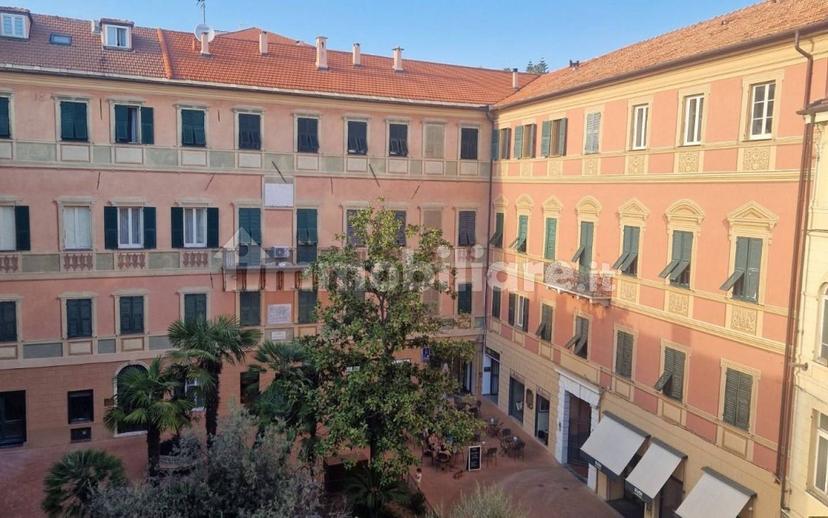 Bilocale via Giovanni Amendola 10, Oneglia, Imperia — foto 2 di 18