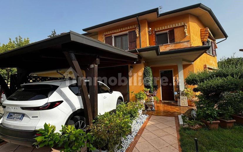 Villa bifamiliare, buono stato, 173 m², Sant'antonio, Porto Mantovano — foto 12 di 18