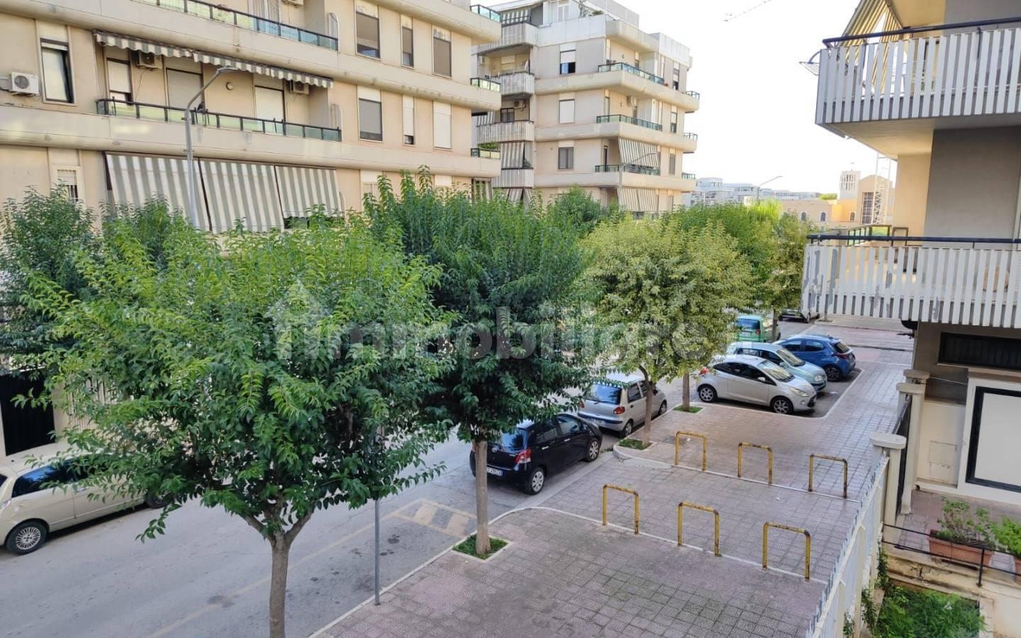 Trilocale buono stato, piano rialzato, Trani