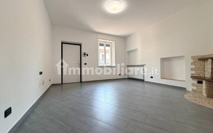 Trilocale via Papa Giovanni XXIII 118, Cardano al Campo — foto 19 di 28