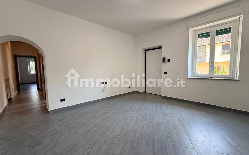 Trilocale via Papa Giovanni XXIII 118, Cardano al Campo — foto 7 di 28