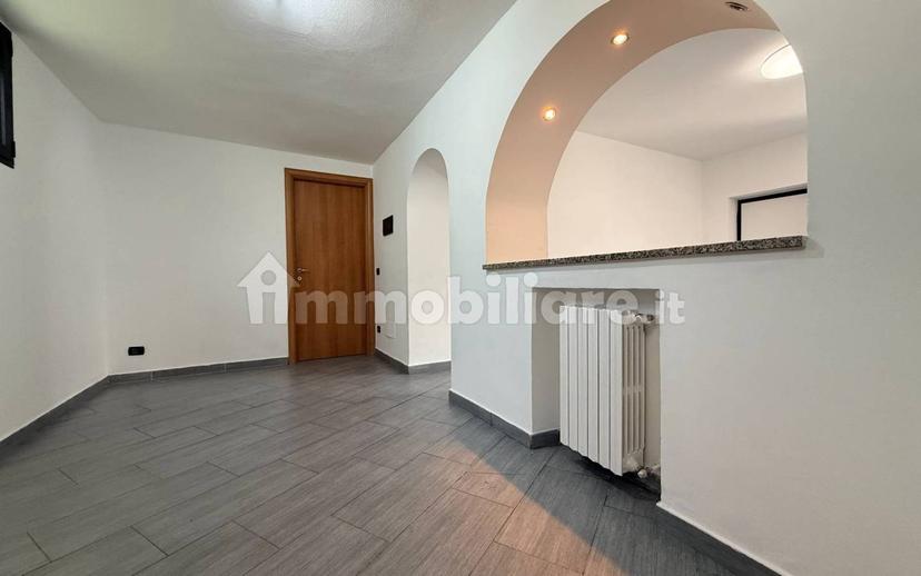Trilocale via Papa Giovanni XXIII 118, Cardano al Campo — foto 21 di 28