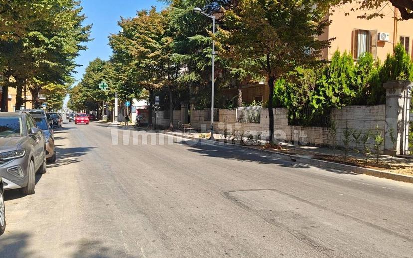 Trilocale ottimo stato, Viale Bovio - Piazza Duca degli Abruzzi, Pescara — foto 2 di 8