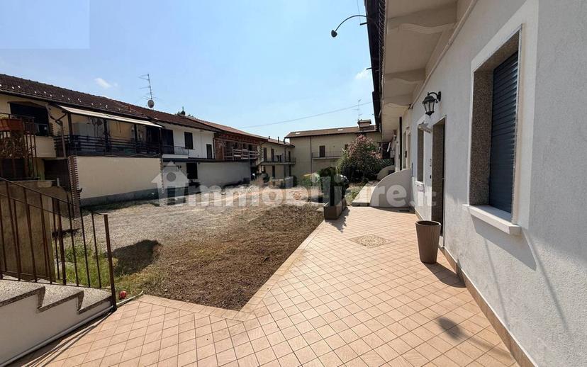 Trilocale via Papa Giovanni XXIII 118, Cardano al Campo — foto 17 di 28