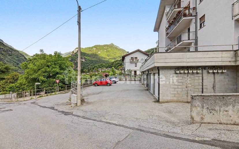 Appartamento via Flavio Parvis, Centro, Varzo — foto 3 di 42