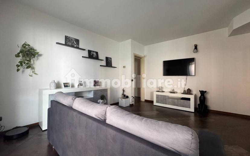 Trilocale via Alessandro Manzoni 55, Centro, Dalmine — foto 6 di 26
