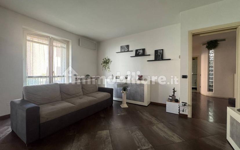 Trilocale via Alessandro Manzoni 55, Centro, Dalmine — foto 18 di 26