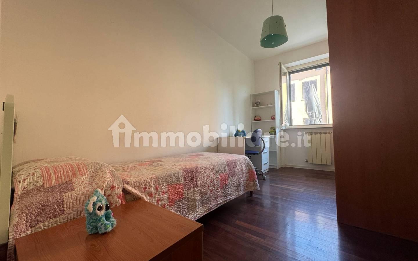 Trilocale via Alessandro Manzoni 55, Centro, Dalmine