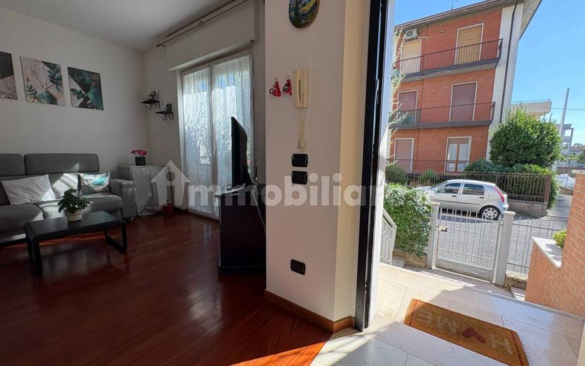 Bilocale via Enrico Toti, Centro, San Giovanni Lupatoto — foto 3 di 9