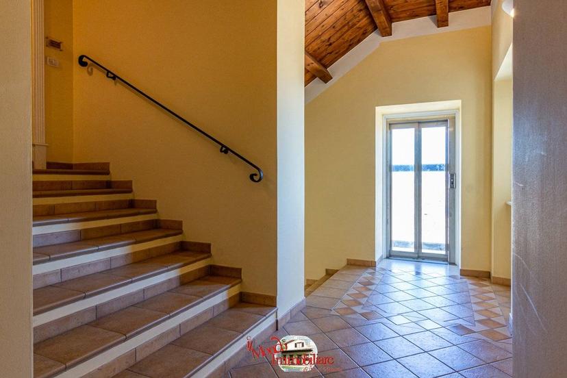 Bilocale buono stato, secondo piano, Centro, Loreto