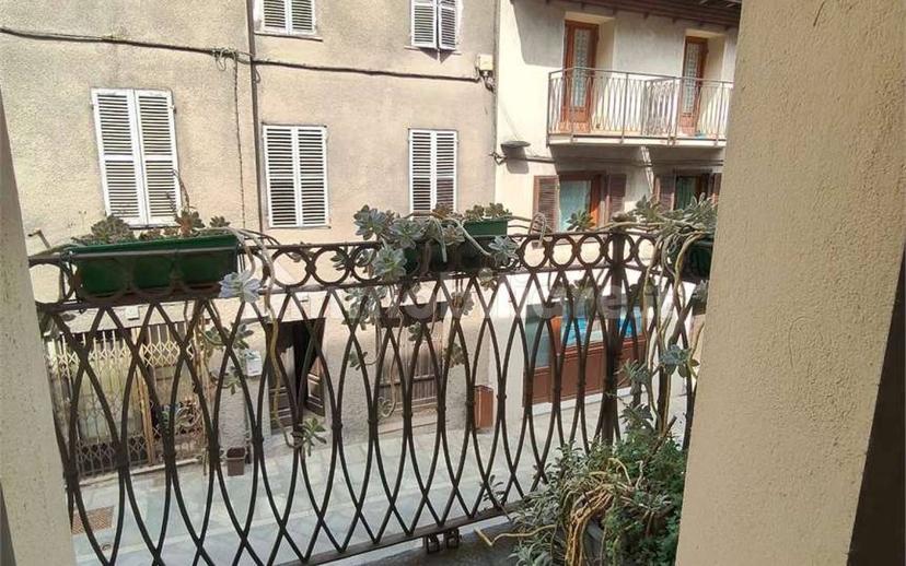 Trilocale via Chanoux, 82, Centro, Chatillon